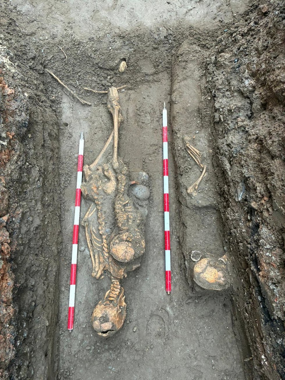 Estepona halla 12 nuevas tumbas en una necrópolis musulmana que existió durante los siglos XIII y XV