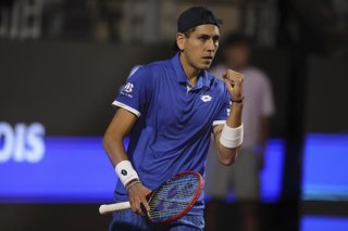 Tenis, Alejandro Tabilo vs Fernando Coria El tenista Alejandro Tabilo de Chile celebra el punto frente a Fernando Coria de Argentina por el ATP 250 de Santiago  2025 en el Club San Carlos de Apoquindo en Santiago, Chile. 27/02/2025 Felipe