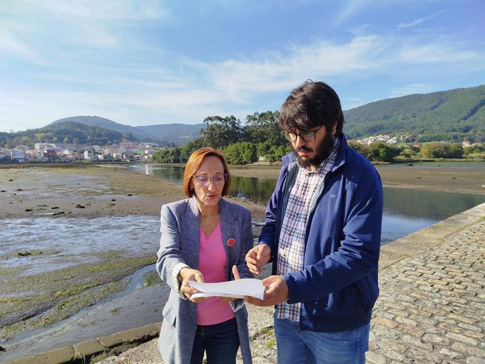 Miembros del BNG en las ría de Muros-Noia