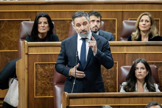 Archivo - El presidente de Vox, Santiago Abascal, interviene durante una sesión de control al Gobierno, en el Congreso de los Diputados, a 10 de diciembre de 2025, en Madrid (España). 