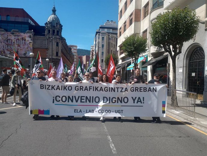 Archivo - Manifestación sindical en Bilbao del sector de Artes Gráficas de Bizkaia