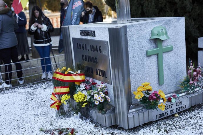 Archivo - Imagen de archivo del monumento a la División Azul en el Cementerio de La Almudena, en Madrid