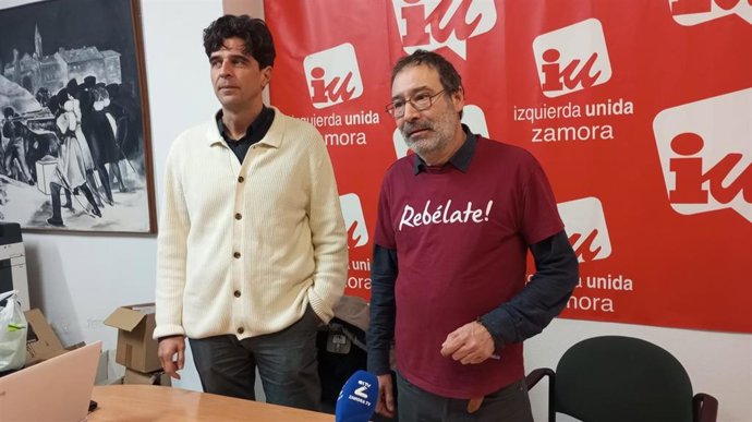 L coordinador general de IU Castilla y León, Juan Gascón, y el coordinador provincial de IU Zamora, Miguel Ángel Viñas.