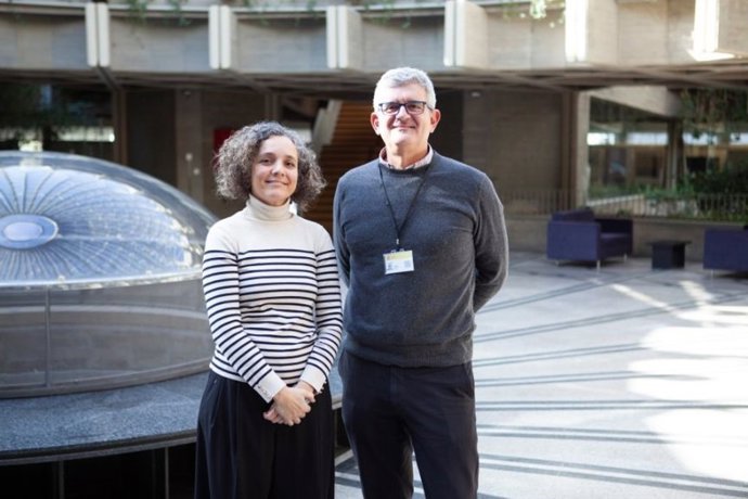 Fernando Sáez posa junto a Marisa Sánchez.