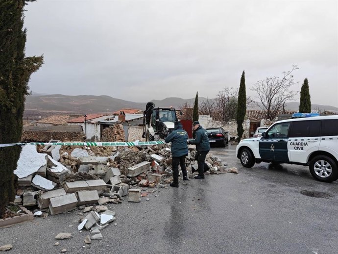 Herido por la caída de un muro en Puebla de Don Fadrique (Granada)