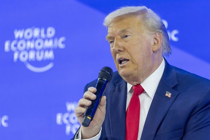 DIVULGAÇÃO - 21 de janeiro de 2026, Suíça, Davos: O presidente dos Estados Unidos, Donald Trump, discursa durante a “Sessão especial com Donald J. Trump, presidente dos Estados Unidos da América” na reunião anual do Fórum Econômico Mundial em Davos. Foto: