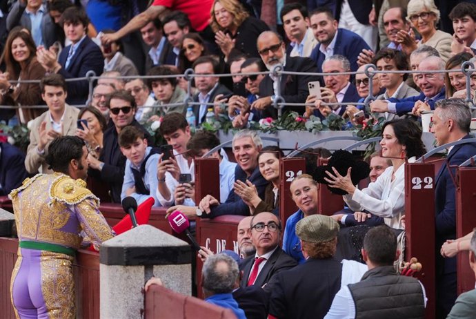 Archivo - La presidenta de la Comunidad de Madrid, Isabel Díaz Ayuso, en la tradicional Corrida de la Hispanidad en la Plaza de toros de Las Ventas