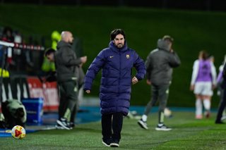 Pere Romeu, head coach of FC Barcelona, looks on during the Spanish Women Cup, Copa de la Reina, Quarterfinal match between Real Madrid and FC Barcelona at Alfredo Di Stefano stadium on February 05, 2026, in Madrid, Spain.