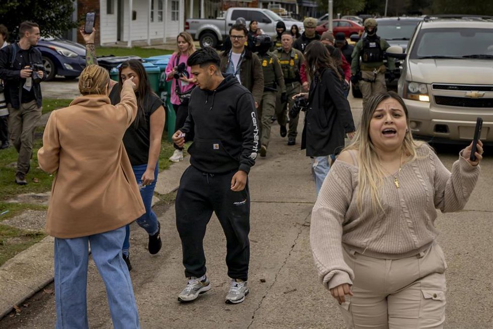 Archivo - Agentes federales patrullan barrios de Nueva Orleans y sus alrededores buscando a migrantes irregulares