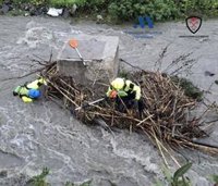 Sigue por tierra y aire la búsqueda de la mujer desaparecida en Sayalonga (Málaga) tras caer al río Turvilla