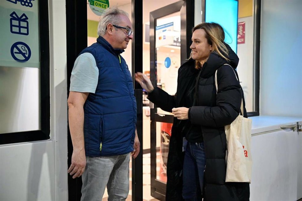 PIlar Alegría ha mantenido encuentros con trabajadores de servicios esenciales.