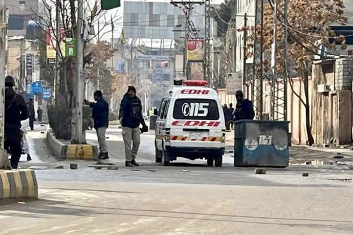 Miembros de las fuerzas de seguridad de Pakistán en Quetta tras una serie de ataques del grupo separatista Ejército de Liberación Baluche (BLA) el 31 de enero de 2026 (archivo)