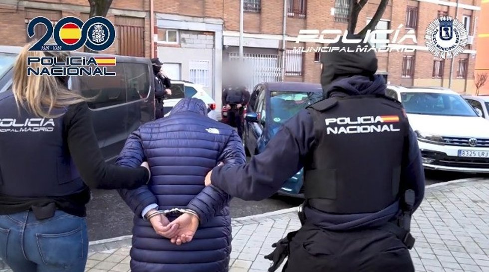 Desarticulados tres puntos de venta de productos falsificados y medicamentos ilegales en Vallecas