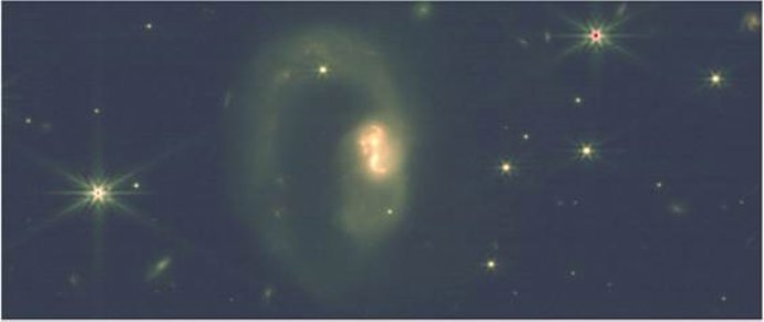 Imagen de la galaxia IRAS 07251–0248 obtenida por el telescopio JWST. /