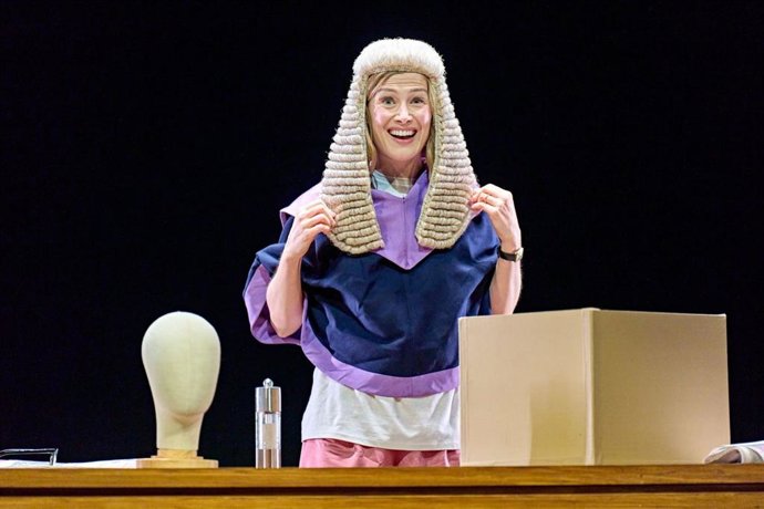 La obra de teatro Inter Alia con Rosamund Pike llega a los cines de la mano de Yelmo