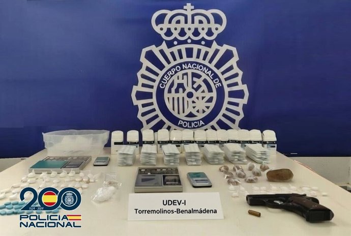 Droga y objetos intervenidos en una operación policial
