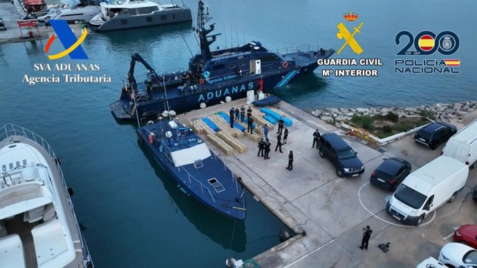 Operació contra una banda de narcotraficants assentada a Eivissa: tones de droga confiscades i 26 detinguts.