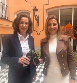Elodie Perthuisot, directora Ejecutiva de Carrefour España y Ana Callol, directora General de Coca-Cola Europacific Partners Iberia