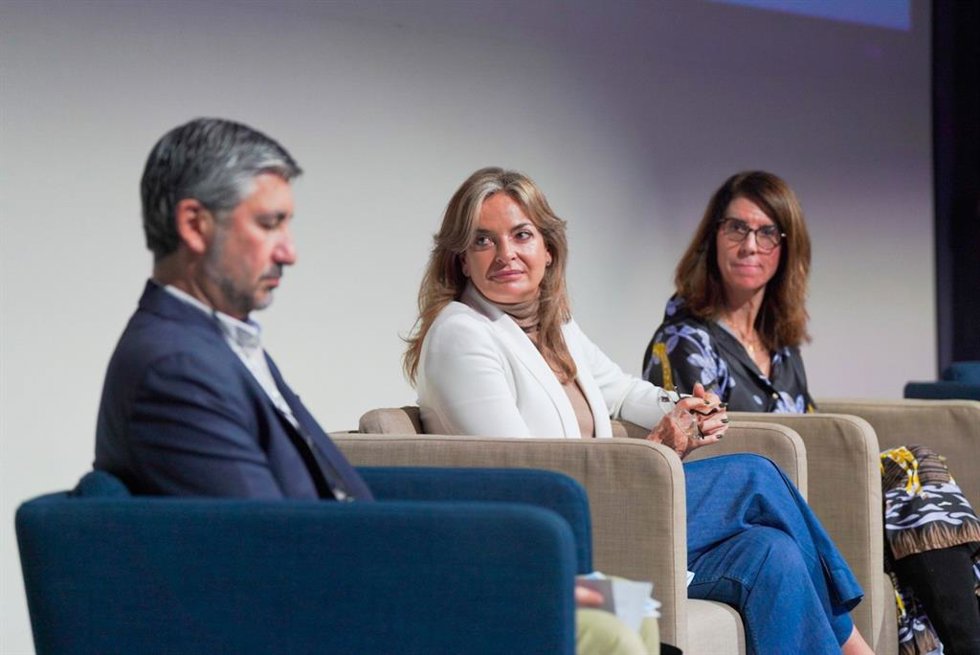 La consejera de Sanidad del Gobierno de Canarias, Esther Monzón, inauguró esta mañana el IV Encuentro Canario de Responsables en Inmunizaciones y Vacunas