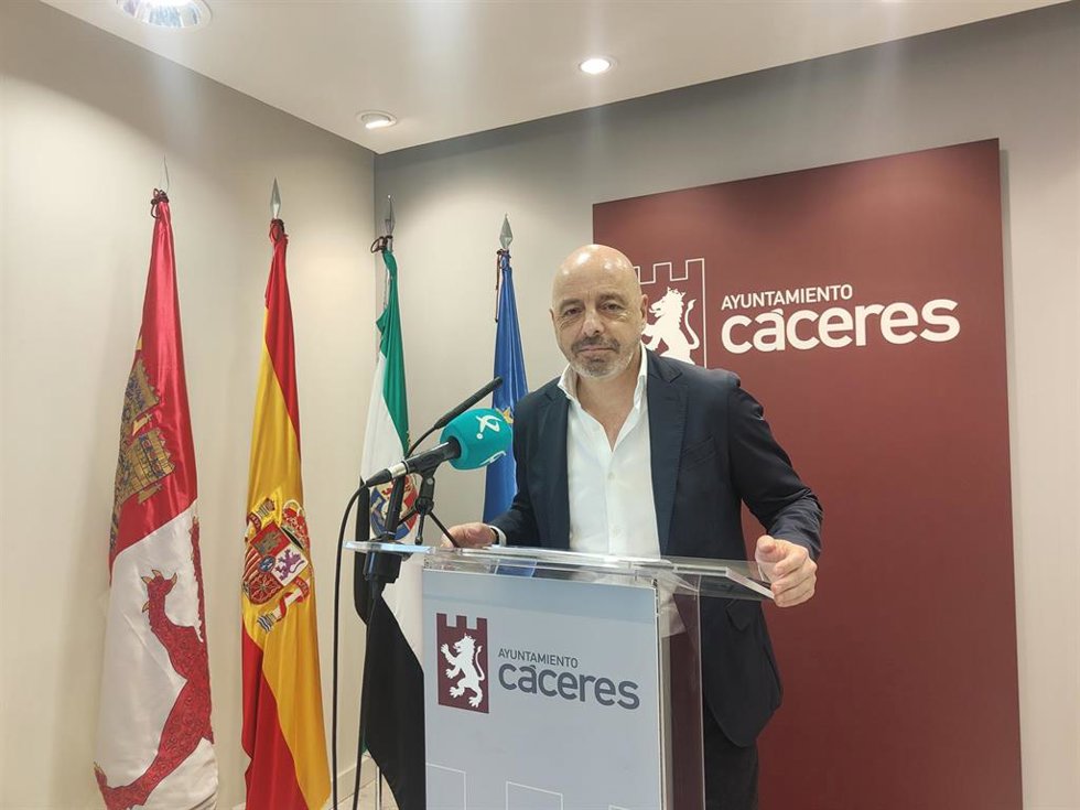 El concejal de Servicios Públicos, Pedro Muriel, en la rueda de prensa posterior a la Junta de Gobierno local