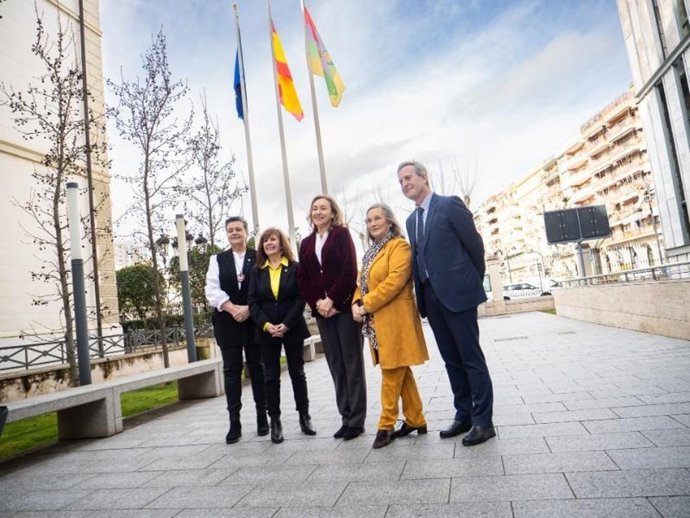 María Martín, Inmaculada Martínez, Pilar Calvo, Alicia Ibáñez y Carlos Piserra, tras presentar el balance del programa.