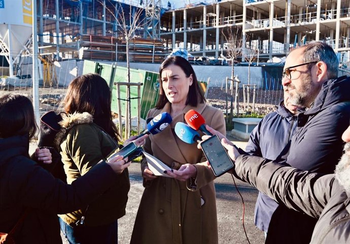 Igual realiza declaraciones a la prensa en El Alisal.