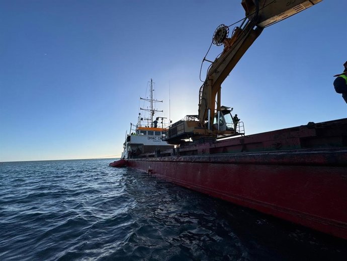 La Generalitat concluye el drenaje y dragado del puerto de Cullera tras extraer 170.000 metros cúbicos de sedimentos