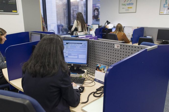 Archivo - Teléfono 016.