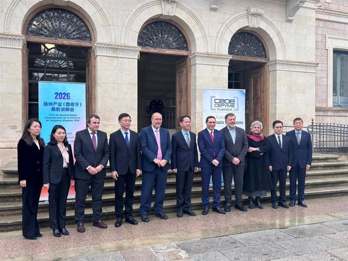 Una delegación de autoridades del distrito de Guangling en Cuenca