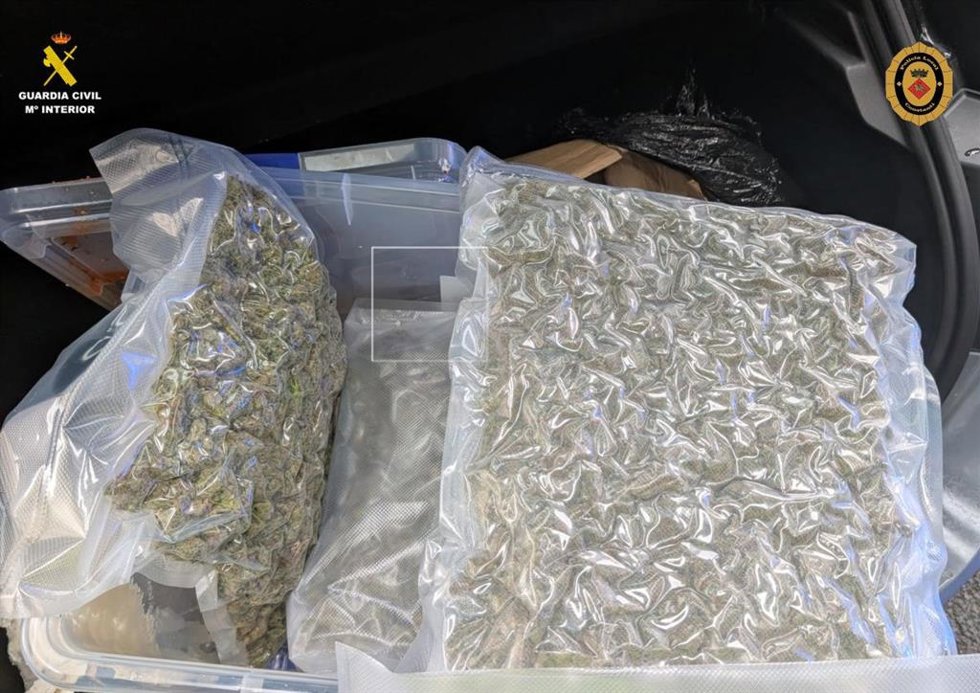 Marihuana incautada en el vehículo