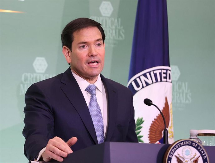 El secretario de Estado estadounidense, Marco Rubio, realiza declaraciones en un evento en Washington. 