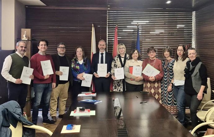 Educación destinará 500.000 euros a la jubilación parcial de docentes de la concertada