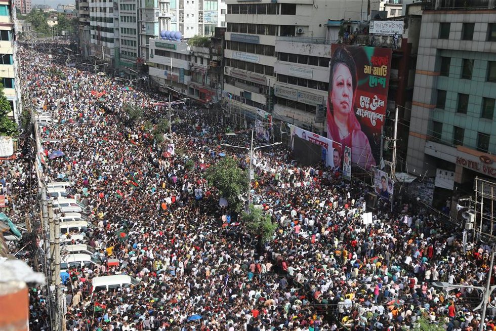 Archivo - Imagen de archivo de seguidores del BNP durante un mitin en las calles de Daca, Bangladesh.