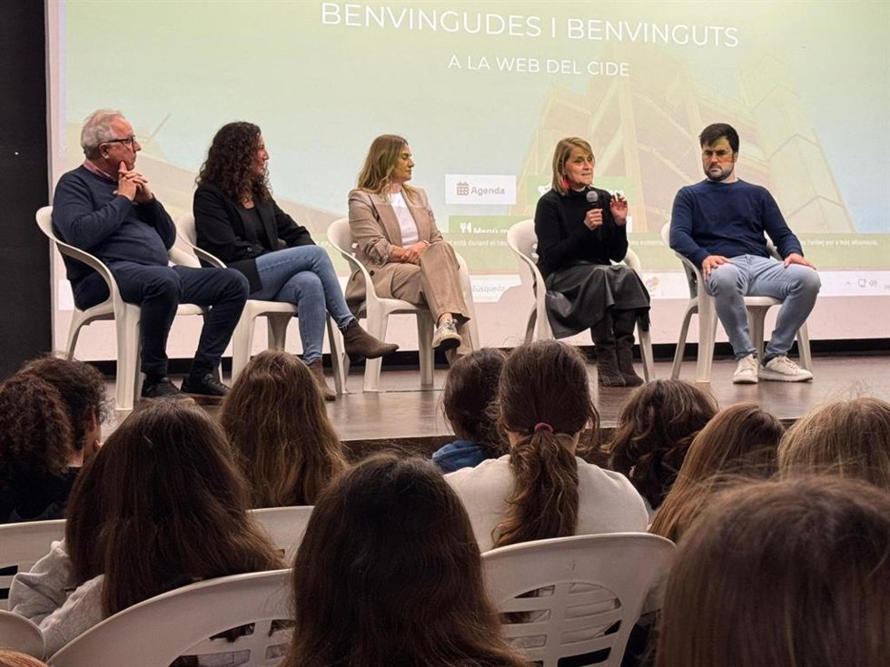 La eurodiputada Rosa Estars en el CIDE