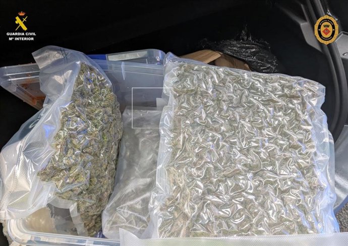 Marihuana confiscada al vehicle