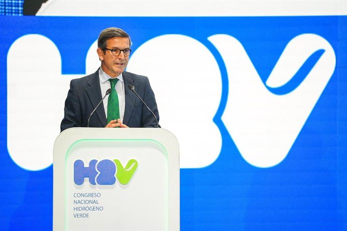 El consejero de Industria, Energía y Minas de la Junta de Andalucía, Jorge Paradela, durante la clausura del III Congreso Nacional de Hidrógeno Verde en Huelva.
