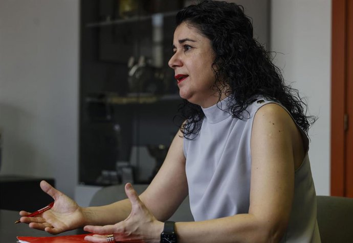 Archivo - La secretaria general de CCOO de la Comunitat Valenciana, Ana García, durante una entrevista para Europa Press en la sede de CCOO de Valencia, a 10 de junio de 2025, en Valencia, Comunidad Valenciana (España)