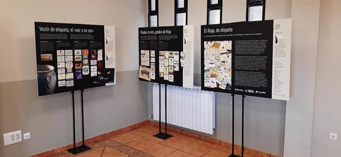 El Centro Social de Ventosa acoge la exposición 'El Rioja de etiqueta'