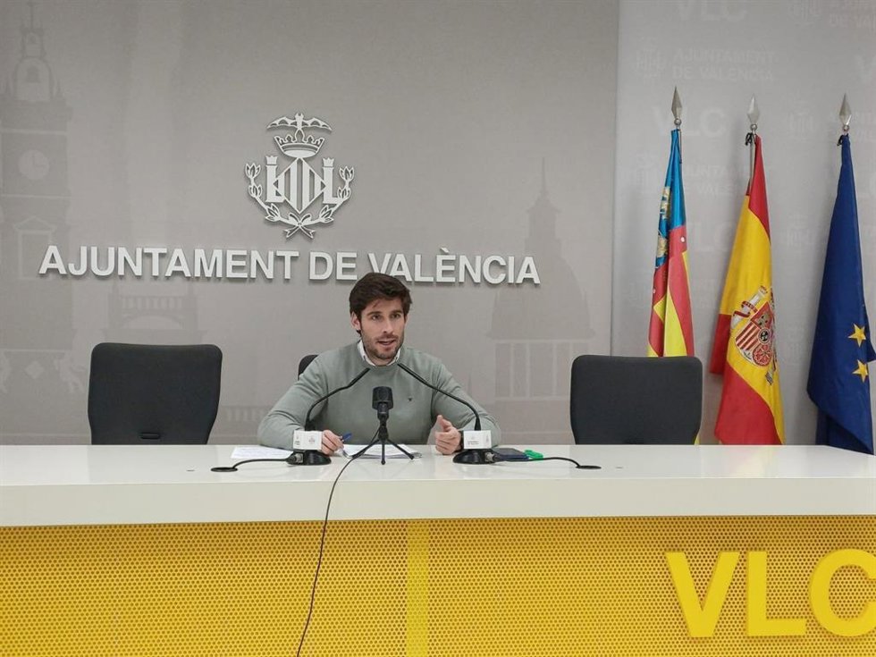 El edil portavoz del equipo de gobierno en el Ayuntamiento de Valncia y del PP en este consistorio, Juan Carlos Caballero, durante la rueda de prensa de la Junta de Gobierno Local.