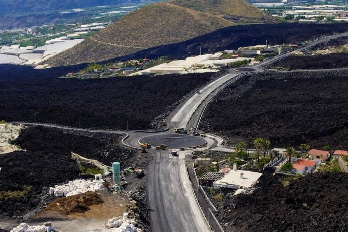 Vista aérea de la carretera que une La Laguna y Las Norias, en La Palma