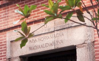 Dintel de entrada en la Casa Museo Lope de Vega.