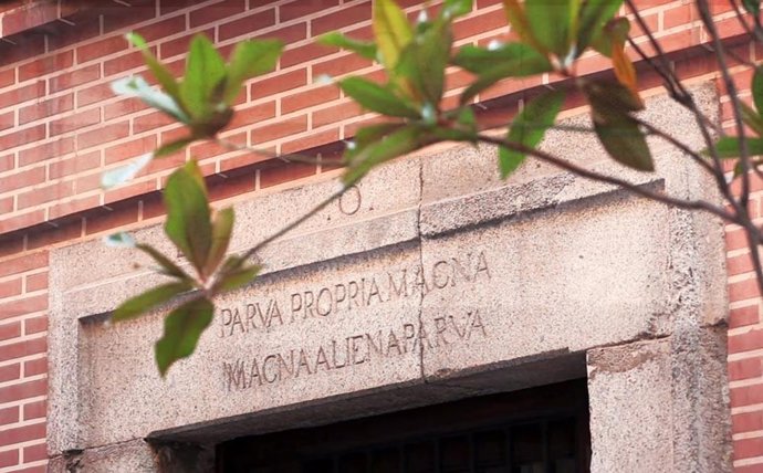 Lintel da entrada da Casa-Museu Lope de Vega.