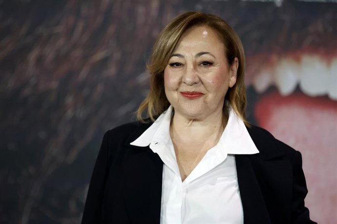 La actriz Carmen Machi posa en el photocall de presentación la película 'Aída y Vuelta' en el Espacio Movistar de Gran Vía, a 21 de enero de 2026, en Madrid (España). 