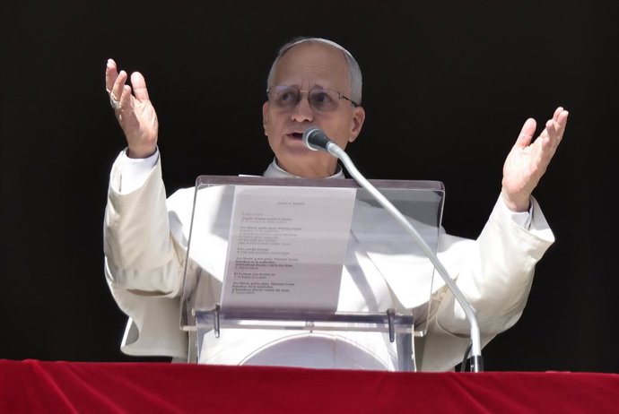 01 February 2026, Vatican, Vatican City: Pope Leo XIV delivers Angelus prayer from the window of the Apostolic building in St. Peter's Square at the Vatican. Photo: Evandro Inetti/ZUMA Press Wire/dpa