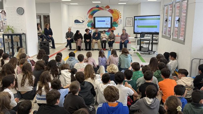 Euskal Herriko Unibertsitateak (EHU) eta Euskal Wikilarien Elkarteak (EWKE) Diximet web ataria euskaratu dute