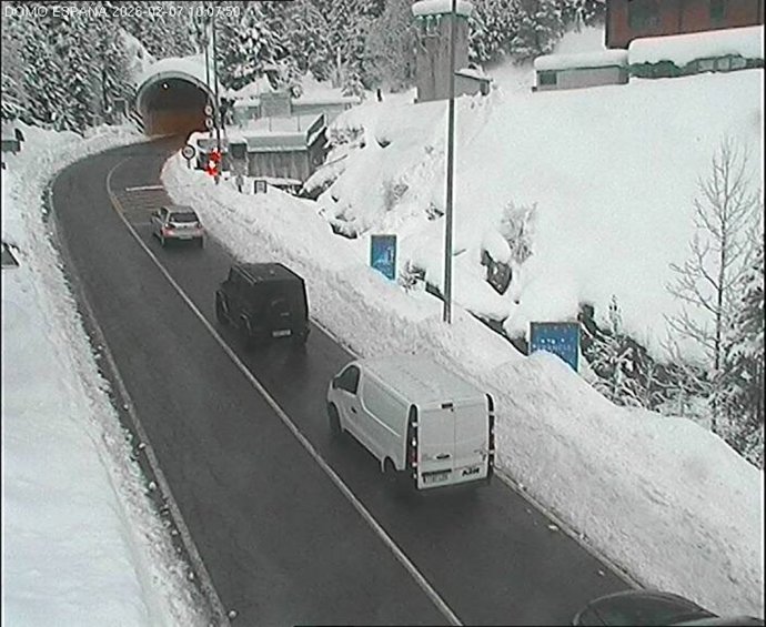 Imagen de la boca sur del túnel, lado español, este sábado.