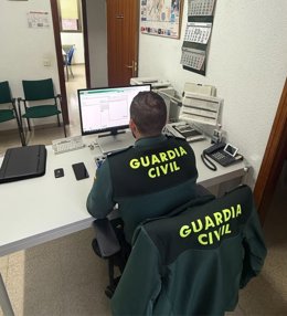 Investigada por contratar dos líneas telefónicas y varios servicios con el DNI de otra persona en Valladolid
