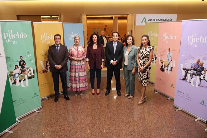El consejero de Justicia, Administración Local y Función Pública, José Antonio Nieto, en la presentación de los primeros Premios a la Excelencia de la Administración local en Andalucía.