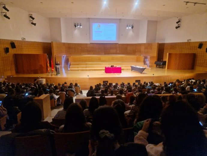 Imagen de archivo de una sesión de formación del profesorado en el auditorio del Conservatorio Superior de Música de Aragón.