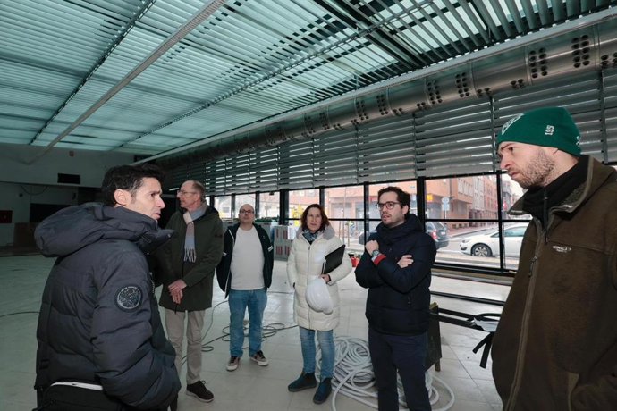 El concejal de Personas Mayores, Familia y Servicios Sociales, Rodrigo Nieto, ha visitado esta semana las actuaciones en marcha previstas en los Centros de Vida Activa (CVA) Zona Centro y Arca Real
